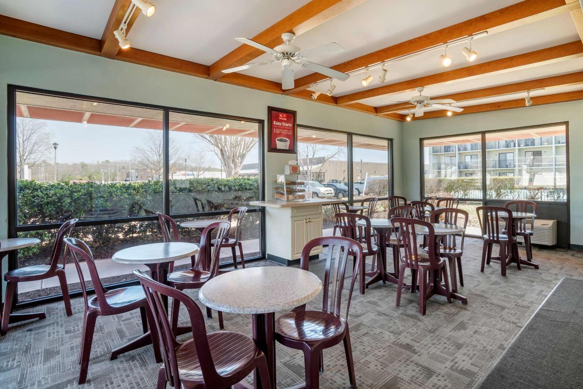 Econo Lodge Inn & Suites Rehoboth Beach Ngoại thất bức ảnh
