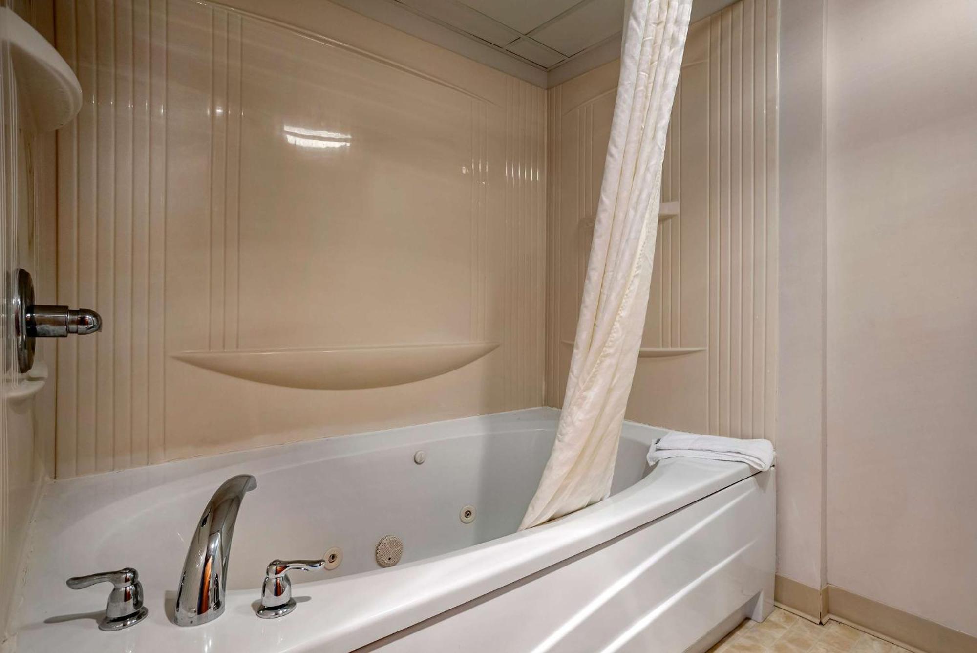 Econo Lodge Inn & Suites Rehoboth Beach Ngoại thất bức ảnh