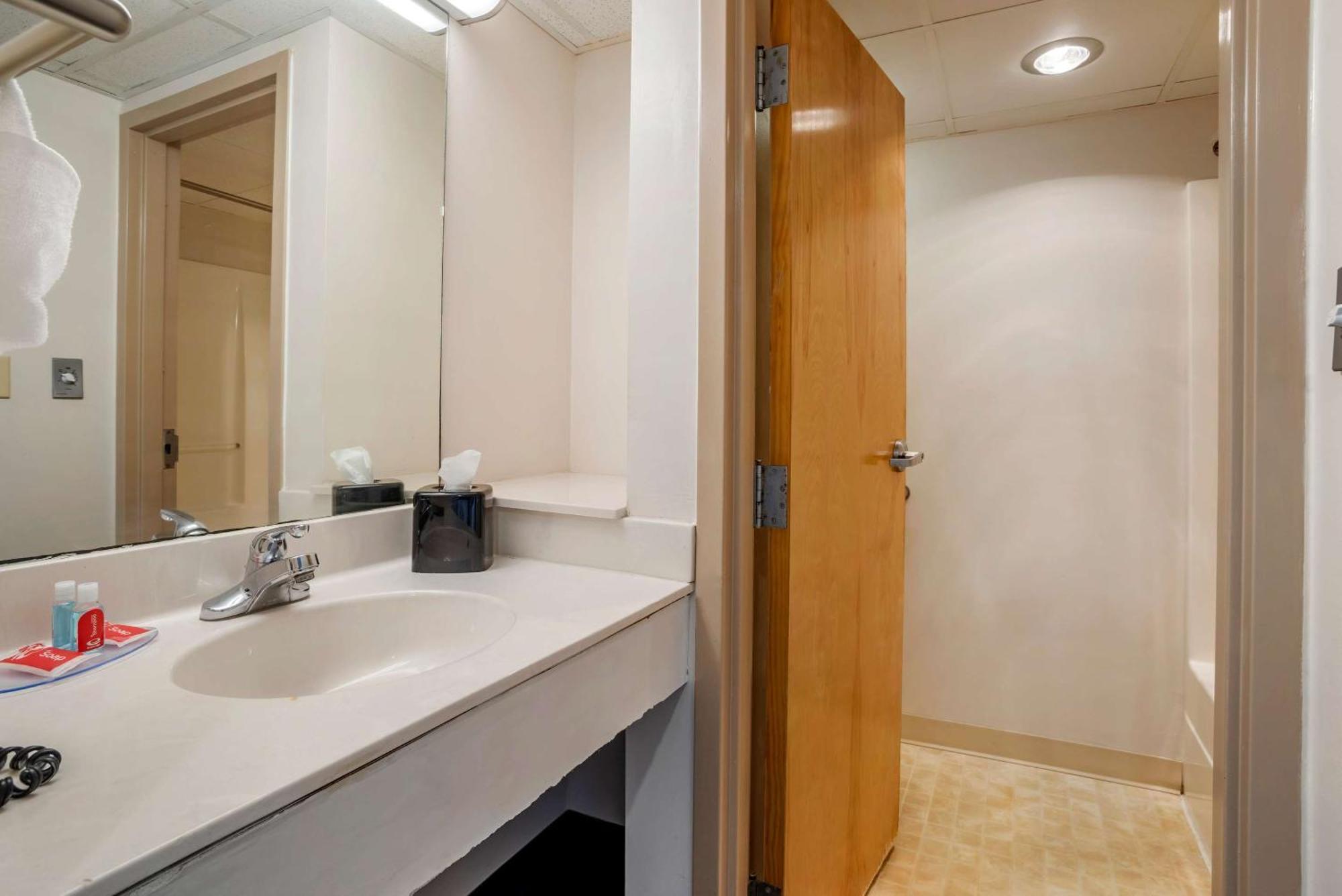 Econo Lodge Inn & Suites Rehoboth Beach Ngoại thất bức ảnh